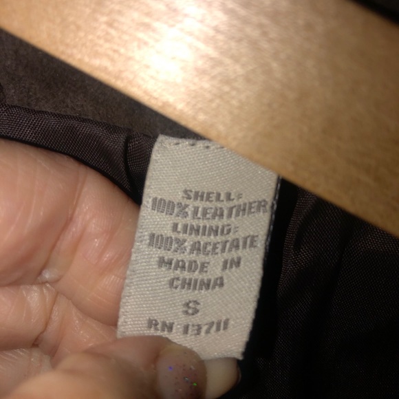 Vintage suede blazer/jacket. 2 button lined. Genuine leather. Front pockets. - Picture 4 of 12